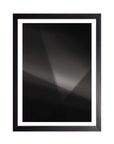 Haz de Luz: haz de luz gris con facetas sobre fondo negro, cuadro con marco negro (ELEG-001)