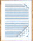 Surcos: líneas horizontales azul grisáceo con diagonales en las esquinas sobre fondo blanco, cuadro con marco madera (L-012)