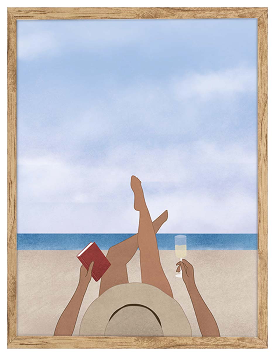 Día de Playa: mujer con sombrero leyendo en la playa, con una copa, bajo cielo azul, cuadro con marco madera (IAB-041)