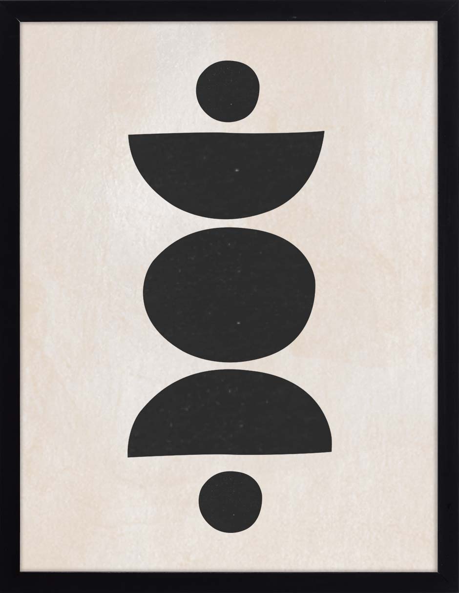 Equilibrista: círculos y medias lunas negras apilados en equilibrio sobre fondo crema, cuadro con marco negro (F-054)